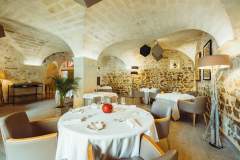 Salle charmante, Restaurant proche Avignon, Maison Chenet Entre Vigne et Garrigue