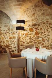 Salle, Restaurant Gastronomique Gard, Maison Chenet Entre Vigne et Garrigue