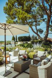 Terrasse spacieuse, Réunions &amp; Séminaires Gard, Maison Chenet Entre Vigne et Garrigue